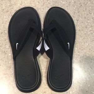 Nike Flip-flops Women’s Size 7